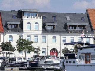 Lage direkt am Hafen