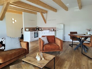 Wohnzimmer mit Küche