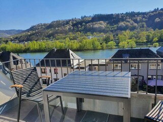 Balkon mit Panoramablick auf die Mosel