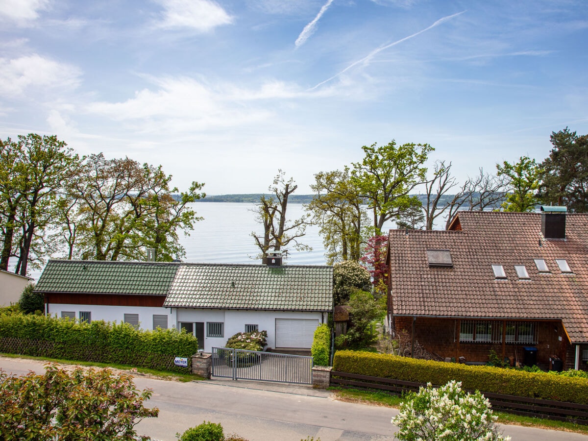 Blick von der Loggia auf den See