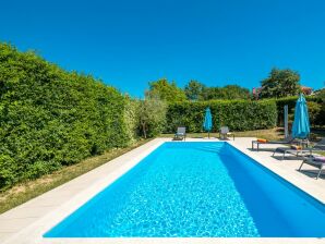 Ferienhaus Kosuta with Pool - Sveti Lovrec - image1