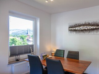 Wohn-/Essbereich mit offener Küche