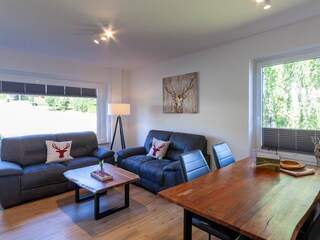 Wohn-/Essbereich mit offener Küche