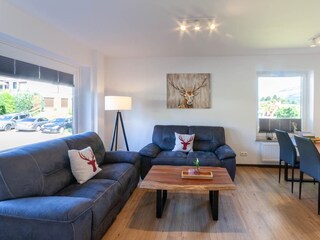 Wohn-/Essbereich mit offener Küche