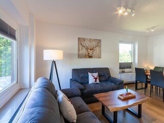 Wohn-/Essbereich mit offener Küche