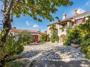 Apartment House Peresiji - AUA Two-bedroom apartment with shared pool