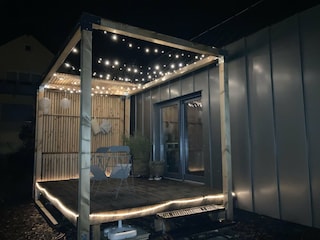 tiny house Lautertalblick Pergola bei Nacht