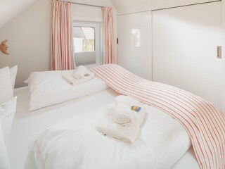 Schlafzimmer (1 Doppelbett)