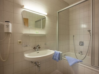 Mehlerhof_Madseit_694_Tux_App_4_Badezimmer