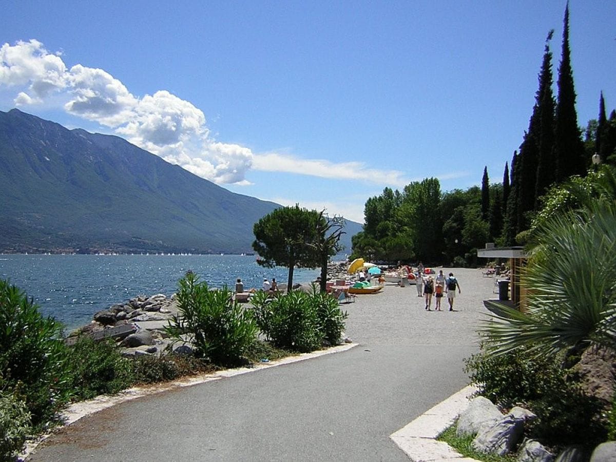 Badestrand in Limone