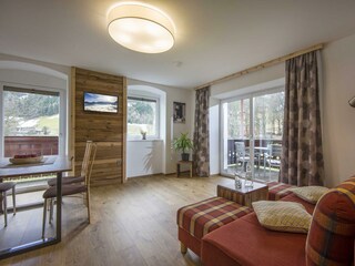 gemütlich heller Wohnraum - Top 4