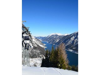 Blick vom Skigebiet zum See und Pertisau
