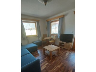 Wohnzimmer mit Fernseher