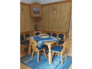Wohnzimmer mit Essecke