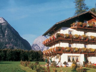 Waldvilla am See - Außenansicht Sommer