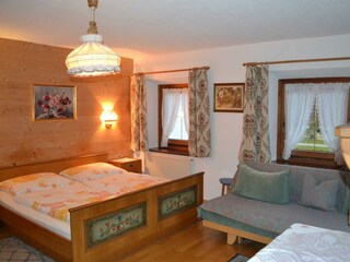Vierbettzimmer mit Dusche, WC