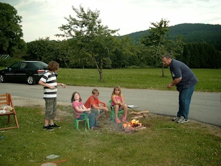 Abends am Lagerfeuer