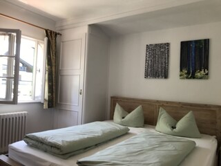 Schlafzimmer mit Morgensonne