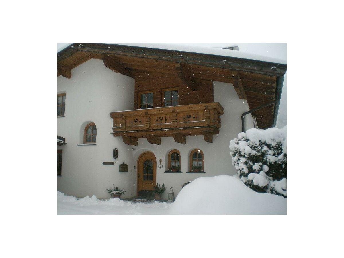 Landhaus Grawa Fulpmes Hausansicht Winter