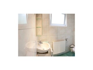Dusche mit WC und Waschmaschine incl. Trockner