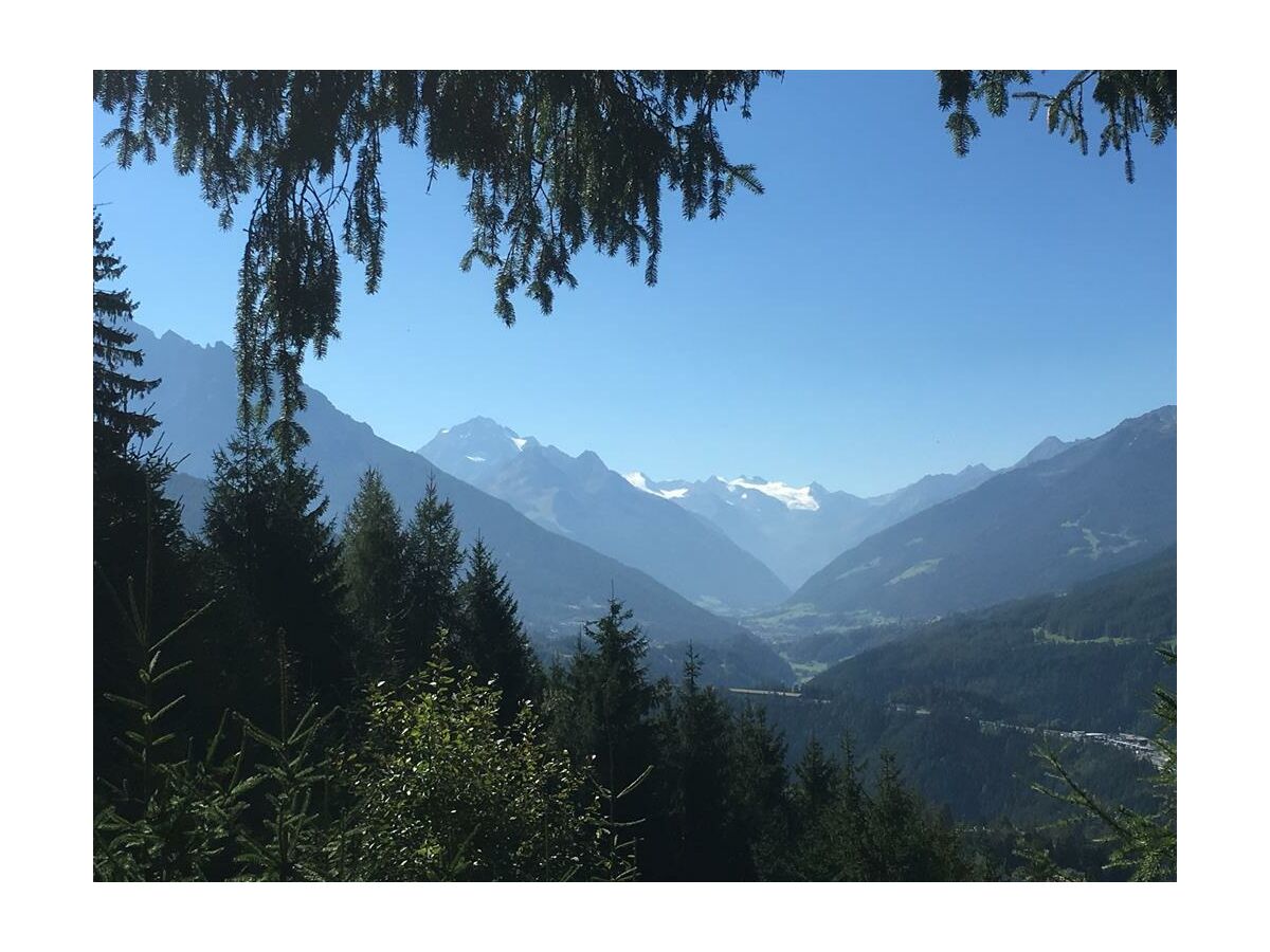 Blick ins Stubaital von Patsch