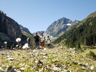 TVB_Stubai_Tirol_Andre_Schoenherr_Family15_print_1
