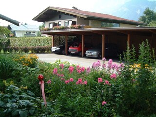 04-Autoabstellplatz-Sommer