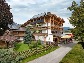 Hotel Theresia Garni Seitenansicht