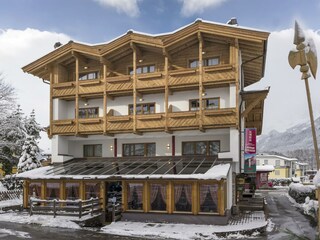 Hotel Theresia Garni - Hausansicht - Winter