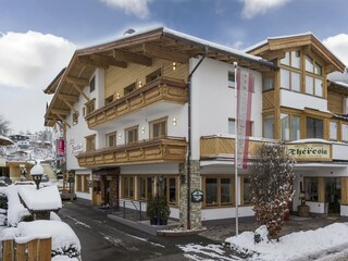 Hotel Theresia Garni - Hausansicht - Winter