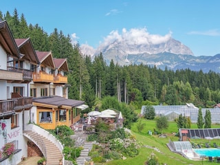 3 Sterne Hotel mit großem Garten und Pool