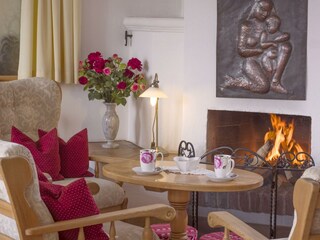 Kaffee und Bio Tee am offenen Kamin genießen