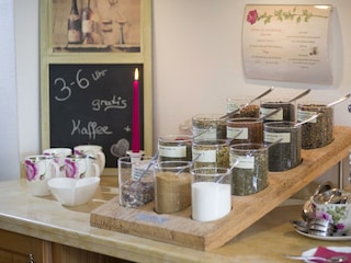 Bio Tee- und Kaffeebar am Nachmittag gratis