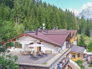 Penthouse mit Dachterrasse und Bergblick