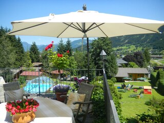Terrasse mit Panorama-Bergblick - Frühstück