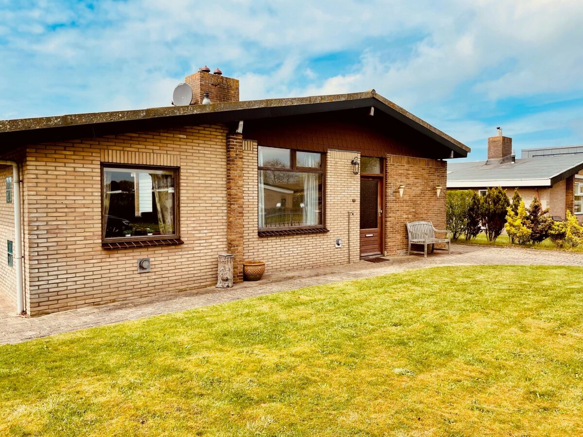 Beach Bungalow Lothar