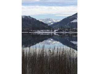 Großer Alpsee mit Bergblick