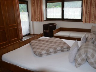 Schlafzimmer 1 Wohnung 2