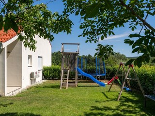 Kinderspielplatz vorhanden