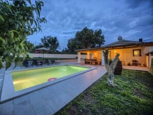 Villa G with pool - Barban - image1