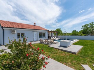 Maison de vacances Valbandon Enregistrement extérieur 8