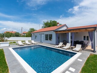 Maison de vacances Valbandon Enregistrement extérieur 3