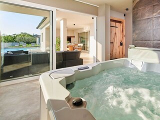 Villa Tinjan Caratteristiche 9