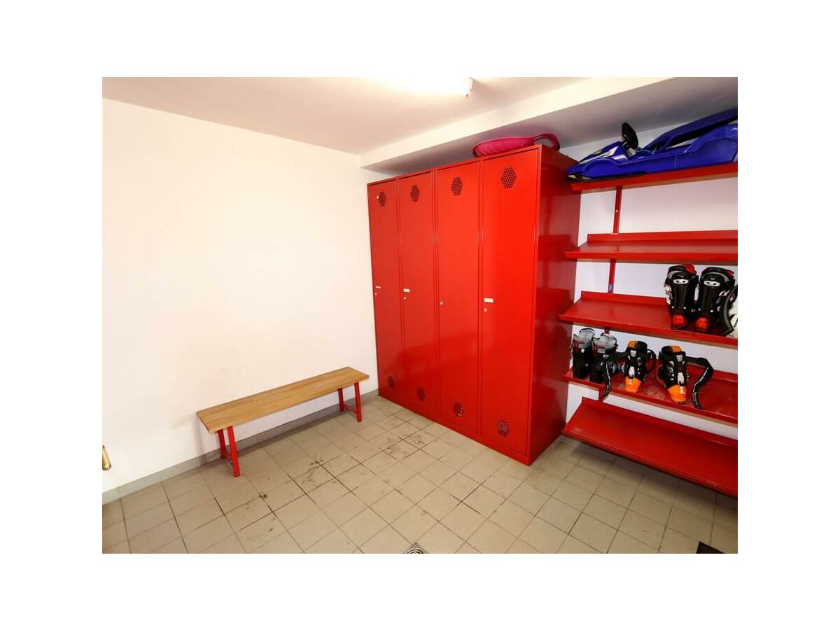 Ski Locker