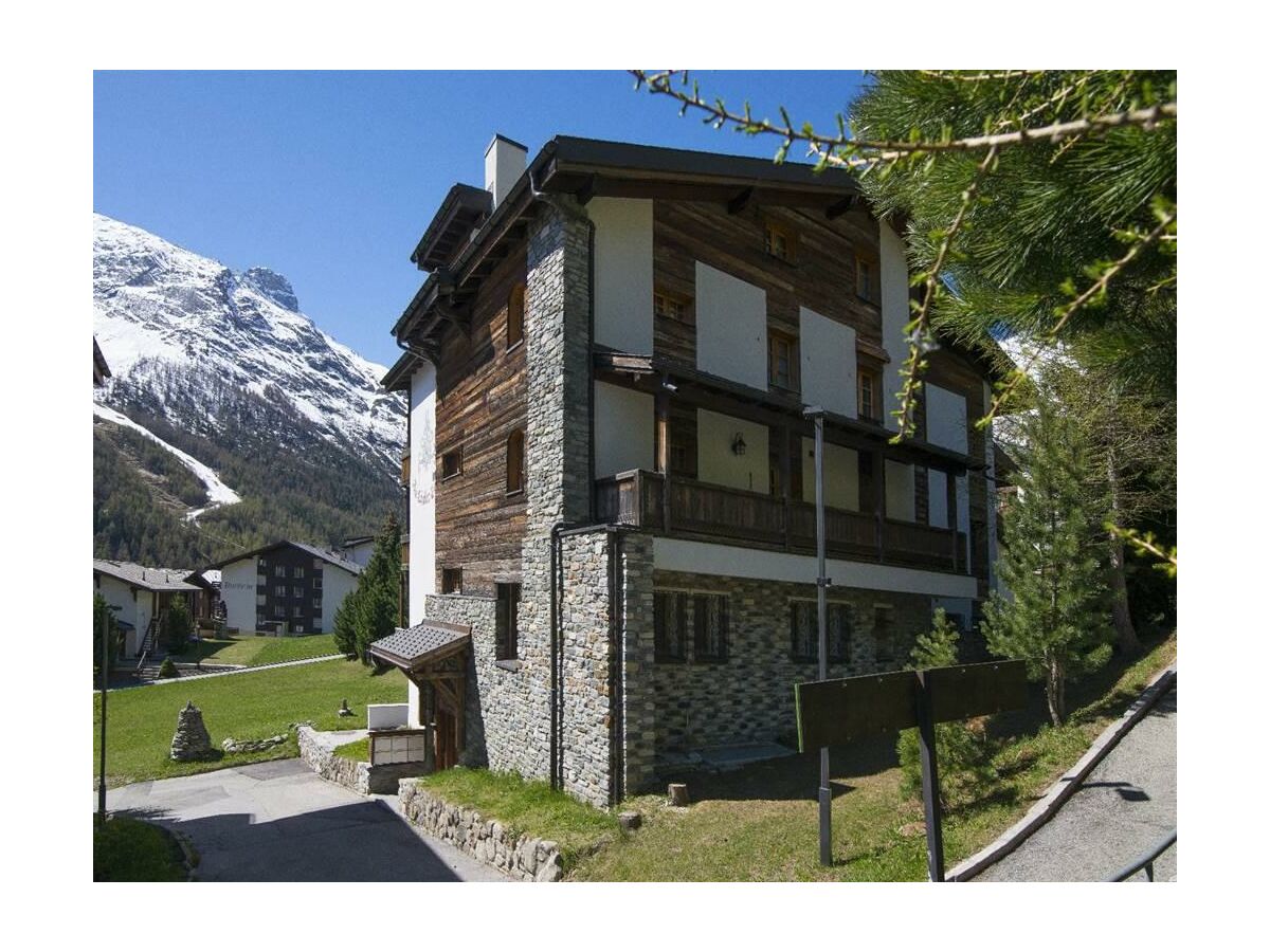 2.5 Au Chalet Cairn S