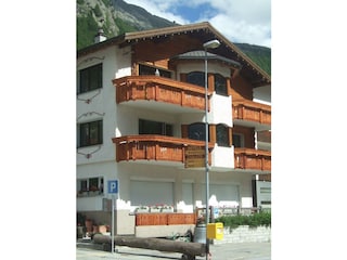 001a_So Haus Theresli