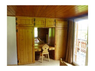 8.2 Arvenschrank im Doppelzimmer