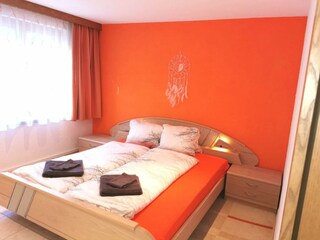 Schlafzimmer orange