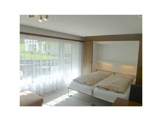 5.1 Wandklappbett offen