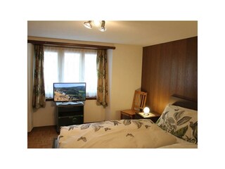 Schlafzimmer mit TV